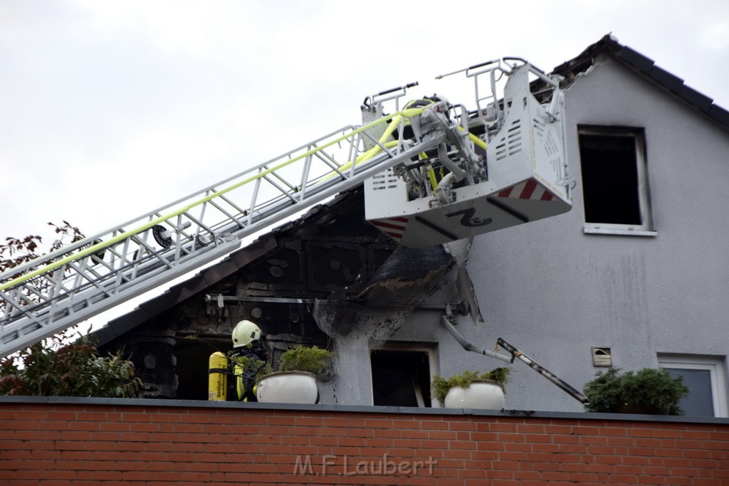 Feuer 2 Y Koeln Suerth Elisabeth Selbertstr P091.JPG - Miklos Laubert